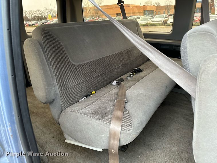 image for item NX9992 1997 Ford Club Wagon  van