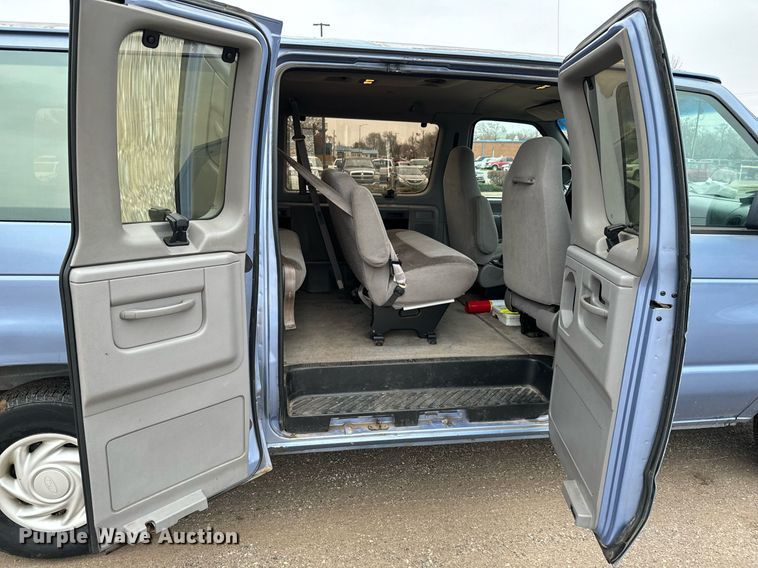 image for item NX9992 1997 Ford Club Wagon  van