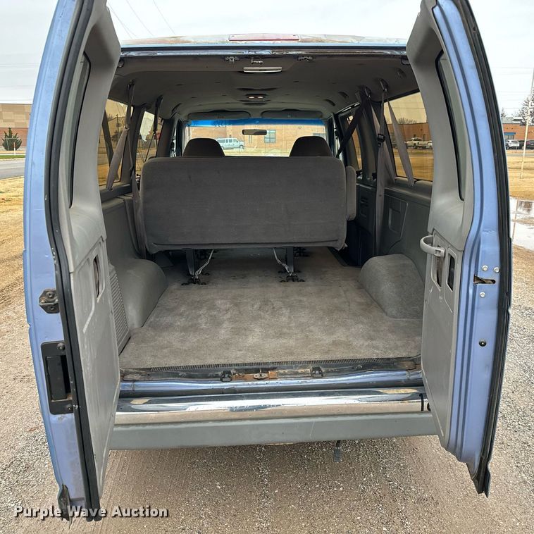 image for item NX9992 1997 Ford Club Wagon  van