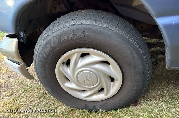 image for item NX9992 1997 Ford Club Wagon  van