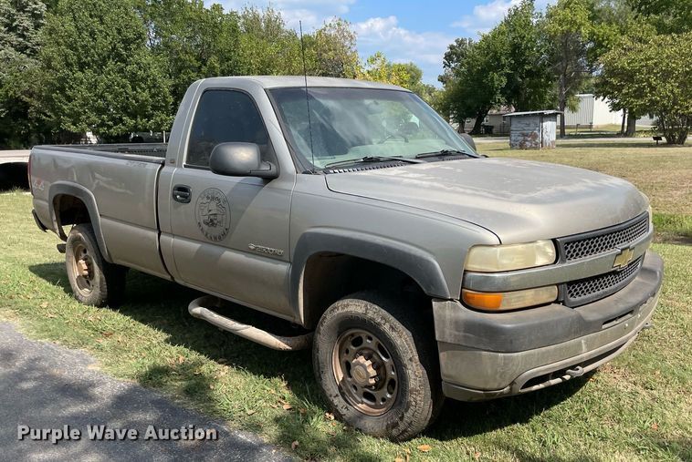 image for item NY9977 2001 Chevrolet Silverado 2500HD  pickup truck