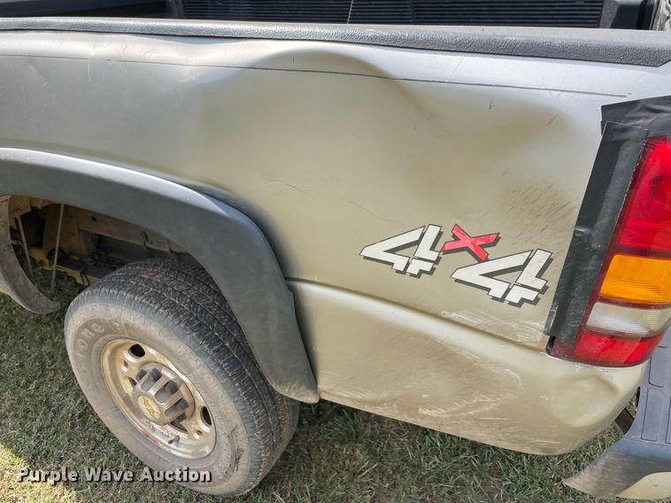 image for item NY9977 2001 Chevrolet Silverado 2500HD  pickup truck