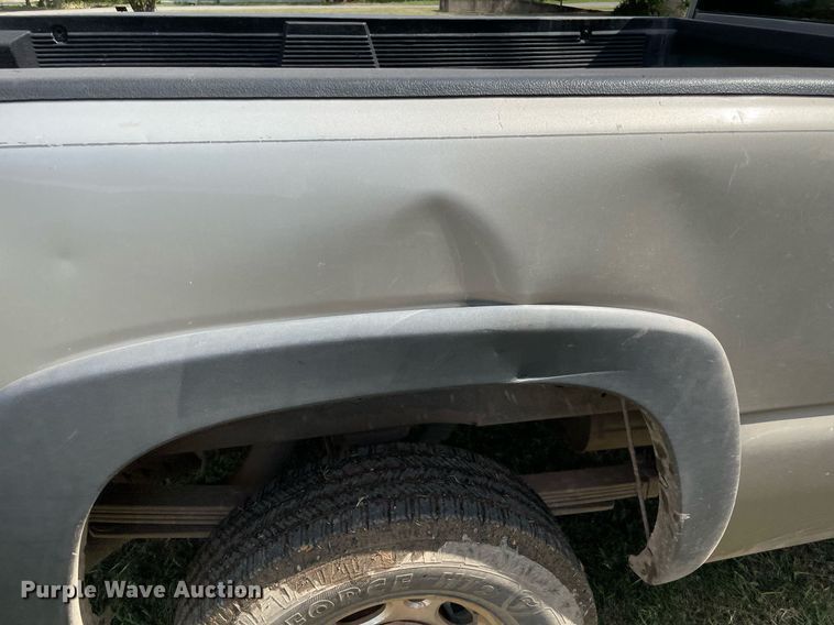 image for item NY9977 2001 Chevrolet Silverado 2500HD  pickup truck