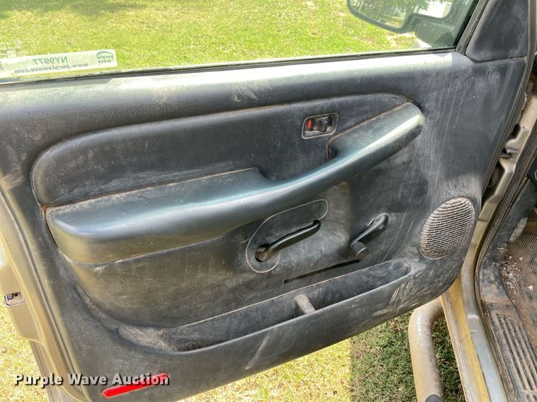 image for item NY9977 2001 Chevrolet Silverado 2500HD  pickup truck