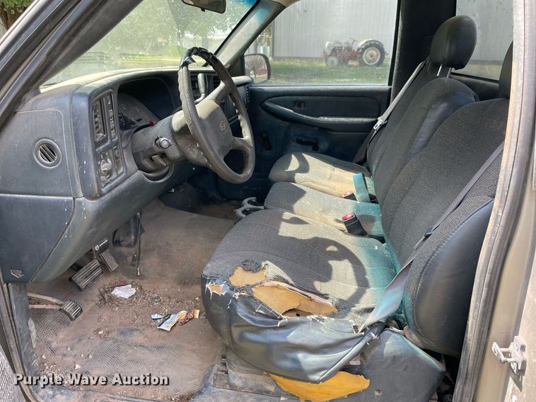 image for item NY9977 2001 Chevrolet Silverado 2500HD  pickup truck