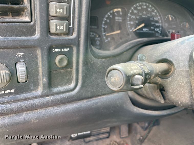 image for item NY9977 2001 Chevrolet Silverado 2500HD  pickup truck