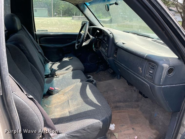 image for item NY9977 2001 Chevrolet Silverado 2500HD  pickup truck