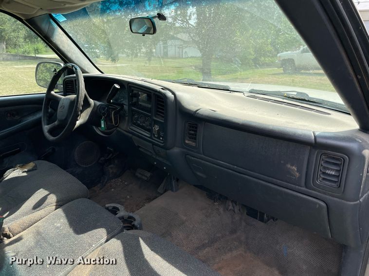 image for item NY9977 2001 Chevrolet Silverado 2500HD  pickup truck