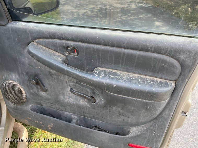 image for item NY9977 2001 Chevrolet Silverado 2500HD  pickup truck