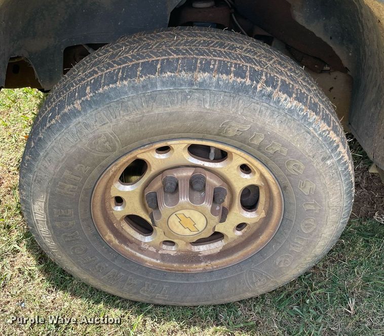 image for item NY9977 2001 Chevrolet Silverado 2500HD  pickup truck