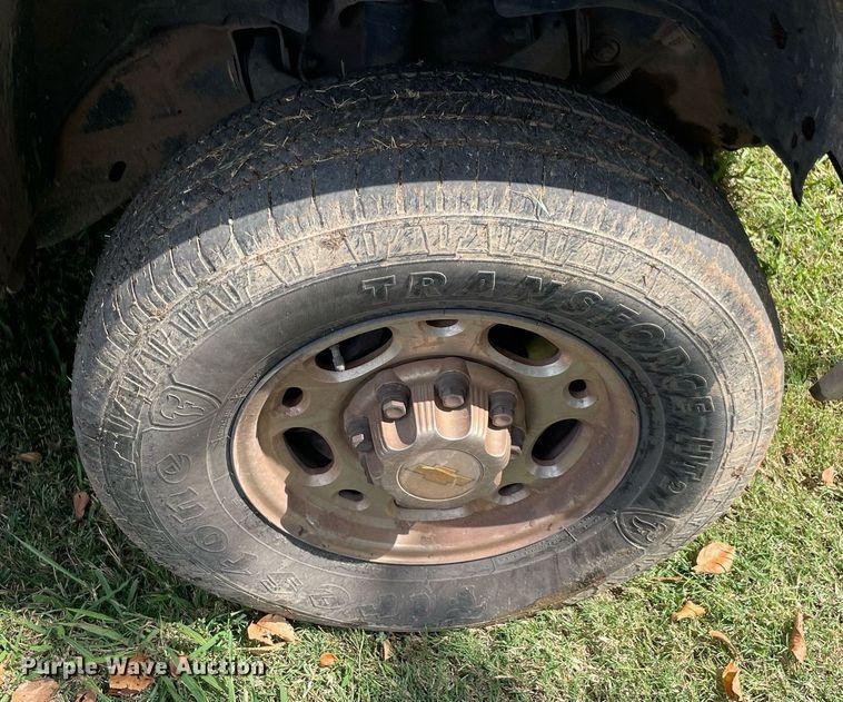 image for item NY9977 2001 Chevrolet Silverado 2500HD  pickup truck