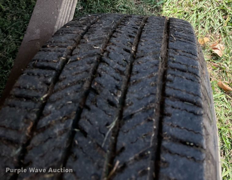 image for item NY9977 2001 Chevrolet Silverado 2500HD  pickup truck