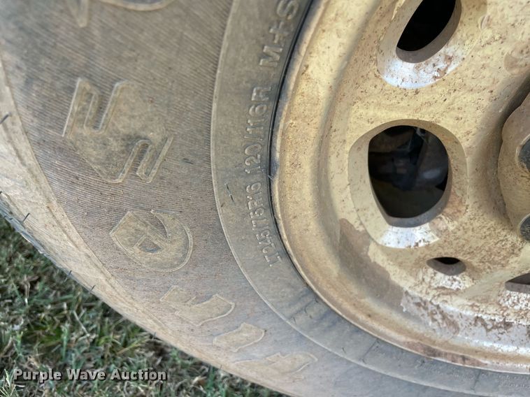 image for item NY9977 2001 Chevrolet Silverado 2500HD  pickup truck