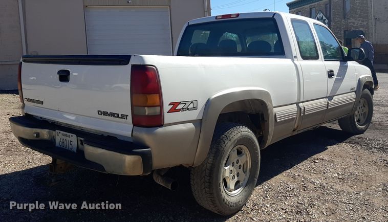 image for item OF9606 2001 Chevrolet Silverado 1500  Ext. Cab pickup truck