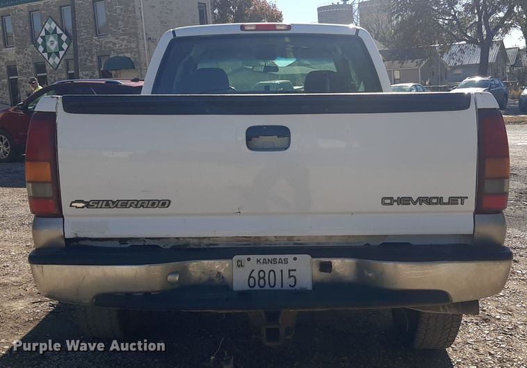 image for item OF9606 2001 Chevrolet Silverado 1500  Ext. Cab pickup truck