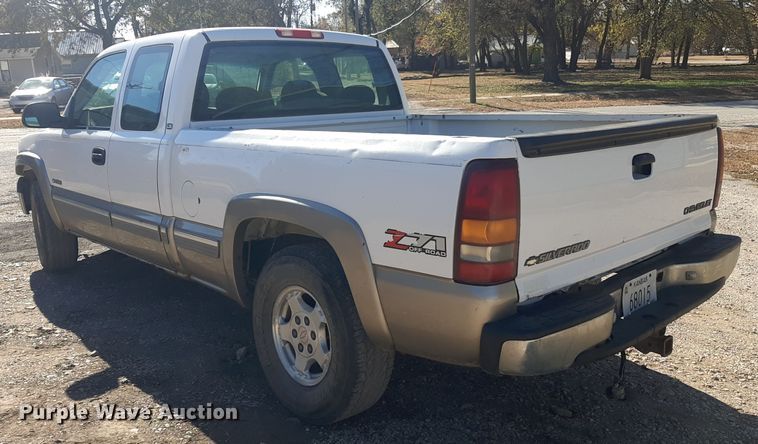 image for item OF9606 2001 Chevrolet Silverado 1500  Ext. Cab pickup truck