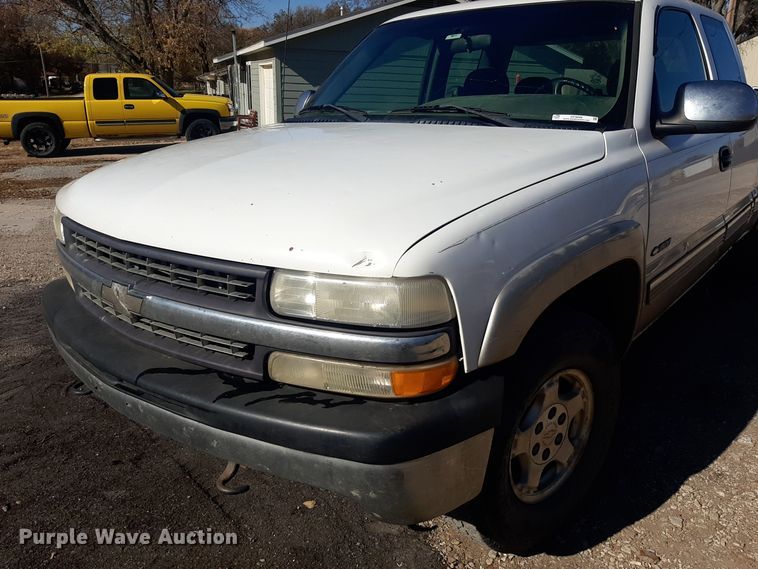 image for item OF9606 2001 Chevrolet Silverado 1500  Ext. Cab pickup truck