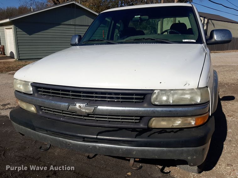 image for item OF9606 2001 Chevrolet Silverado 1500  Ext. Cab pickup truck