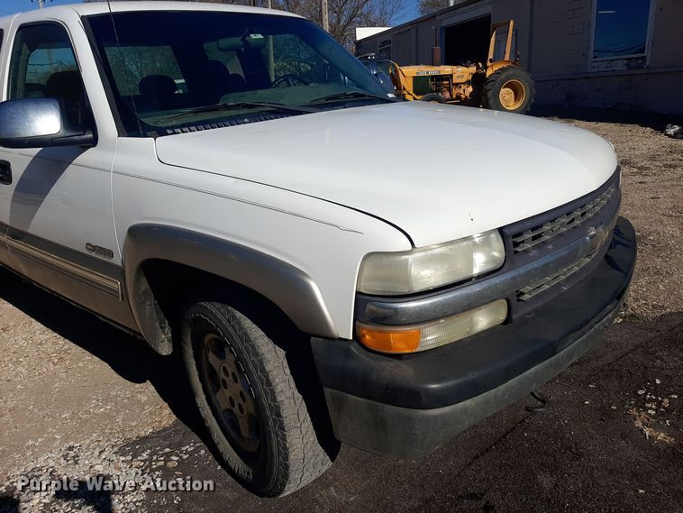 image for item OF9606 2001 Chevrolet Silverado 1500  Ext. Cab pickup truck