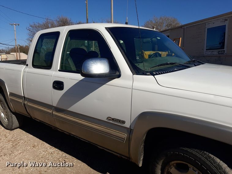 image for item OF9606 2001 Chevrolet Silverado 1500  Ext. Cab pickup truck