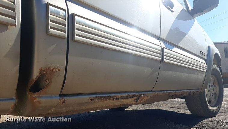 image for item OF9606 2001 Chevrolet Silverado 1500  Ext. Cab pickup truck