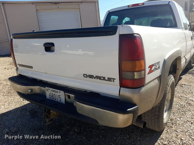 image for item OF9606 2001 Chevrolet Silverado 1500  Ext. Cab pickup truck