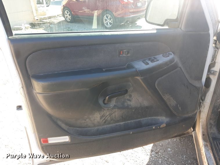 image for item OF9606 2001 Chevrolet Silverado 1500  Ext. Cab pickup truck