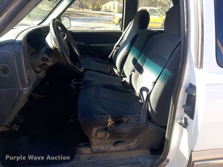 image for item OF9606 2001 Chevrolet Silverado 1500  Ext. Cab pickup truck