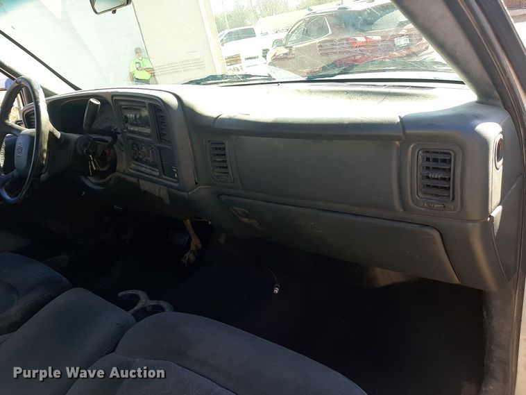 image for item OF9606 2001 Chevrolet Silverado 1500  Ext. Cab pickup truck