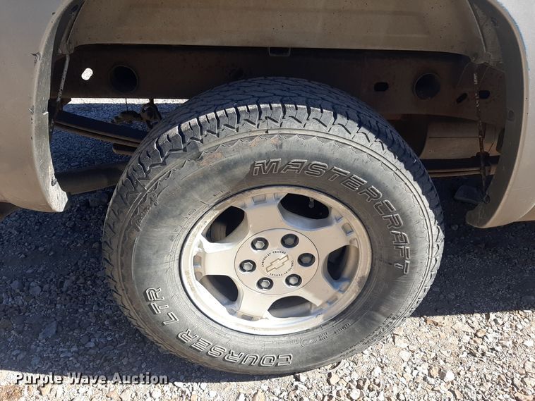 image for item OF9606 2001 Chevrolet Silverado 1500  Ext. Cab pickup truck