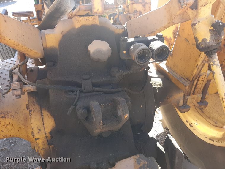 image for item OF9607 1977 John Deere 302 - D  tractor