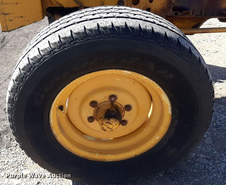 image for item OF9607 1977 John Deere 302 - D  tractor