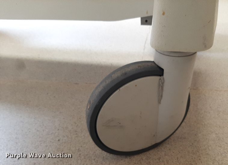 image for item OF9652 Ferno 101-H medical table