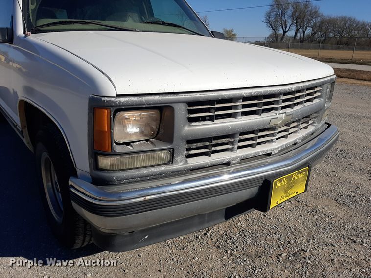 image for item OF9659 1999 Chevrolet Suburban 1500  SUV