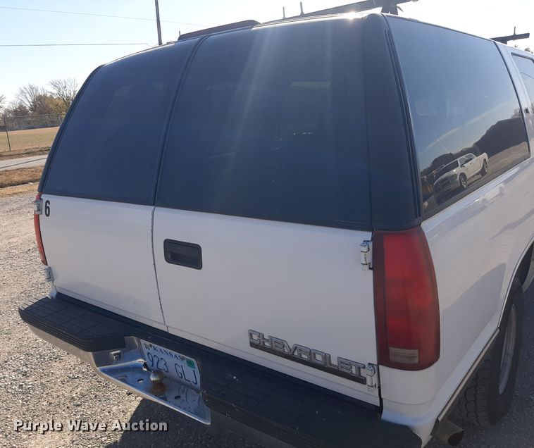 image for item OF9659 1999 Chevrolet Suburban 1500  SUV