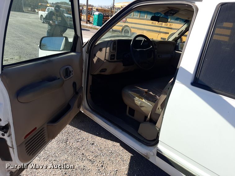 image for item OF9659 1999 Chevrolet Suburban 1500  SUV