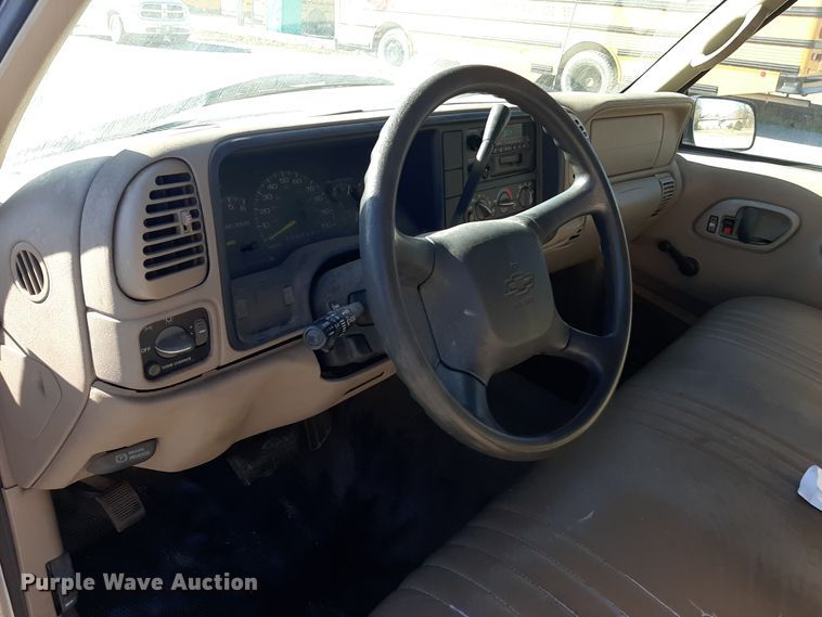 image for item OF9659 1999 Chevrolet Suburban 1500  SUV