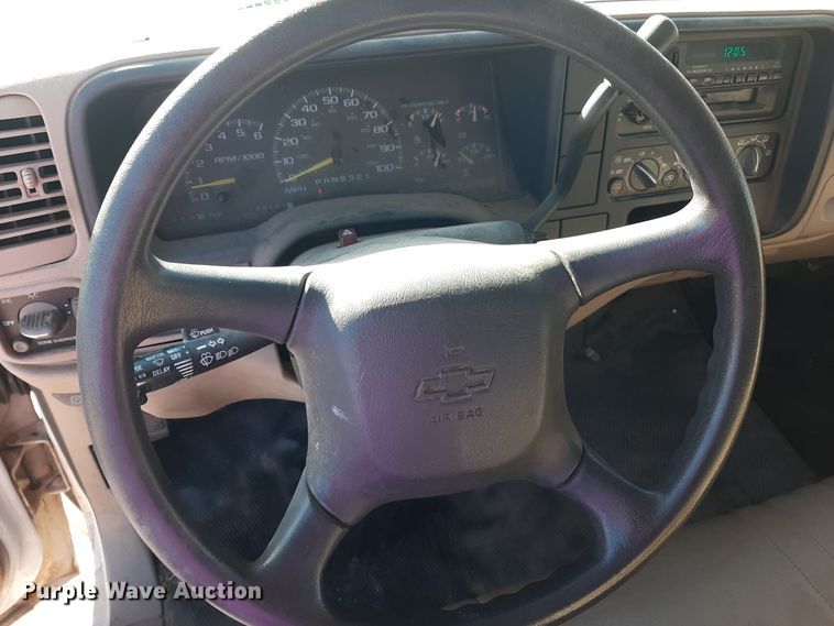 image for item OF9659 1999 Chevrolet Suburban 1500  SUV