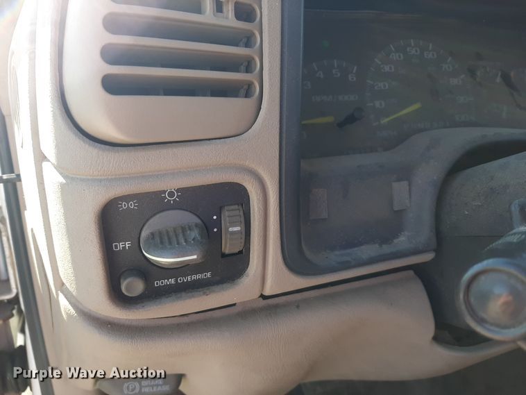 image for item OF9659 1999 Chevrolet Suburban 1500  SUV