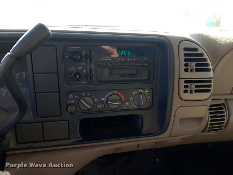 image for item OF9659 1999 Chevrolet Suburban 1500  SUV