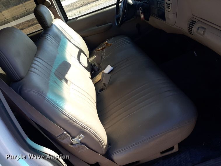 image for item OF9659 1999 Chevrolet Suburban 1500  SUV