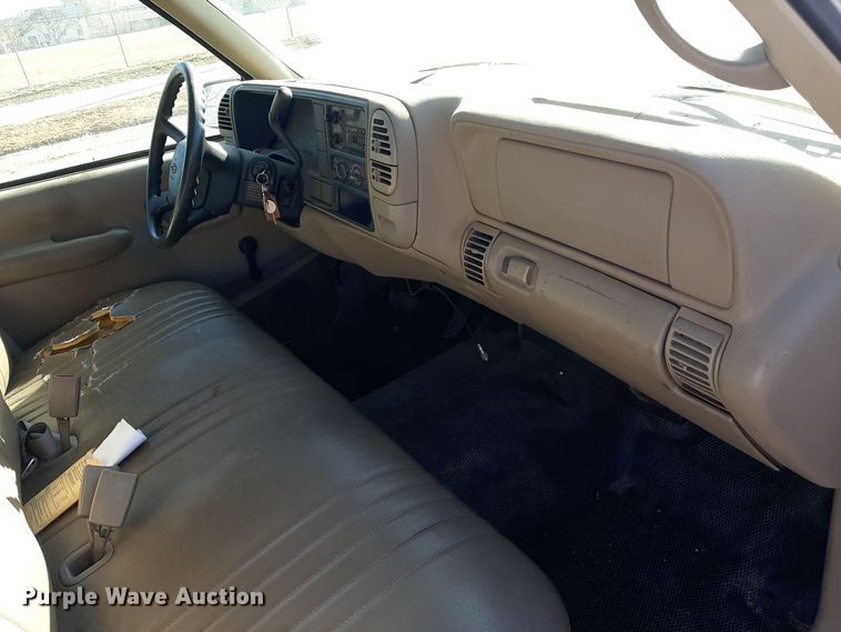 image for item OF9659 1999 Chevrolet Suburban 1500  SUV