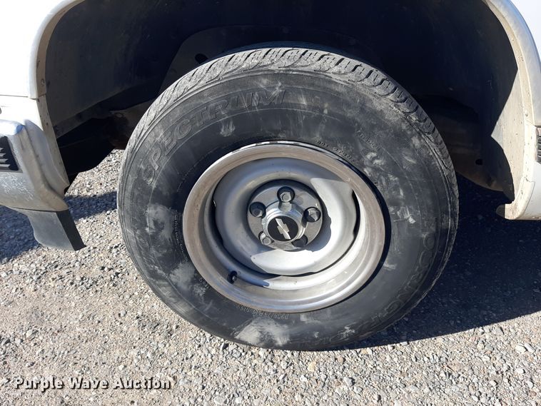 image for item OF9659 1999 Chevrolet Suburban 1500  SUV