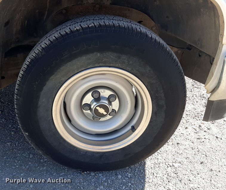 image for item OF9659 1999 Chevrolet Suburban 1500  SUV