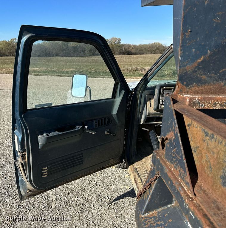 image for item OK9135 1991 Chevrolet 3500  dump bed pickup truck