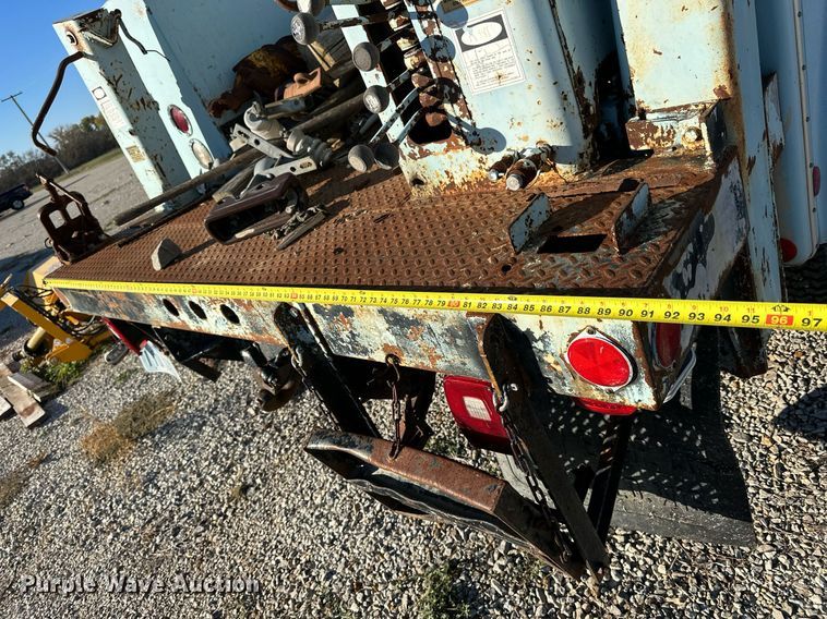 image for item OK9139 1972 Ford F700  digger derrick truck