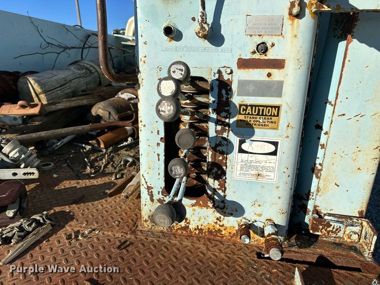 image for item OK9139 1972 Ford F700  digger derrick truck