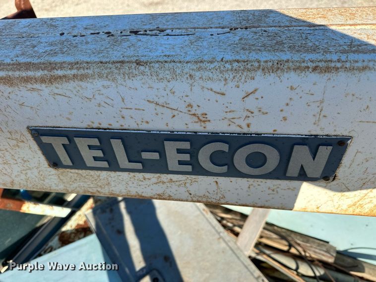 image for item OK9139 1972 Ford F700  digger derrick truck