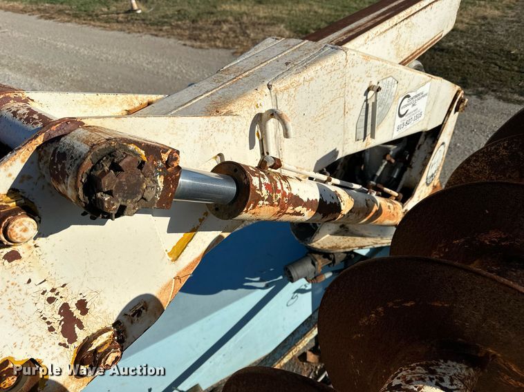 image for item OK9139 1972 Ford F700  digger derrick truck