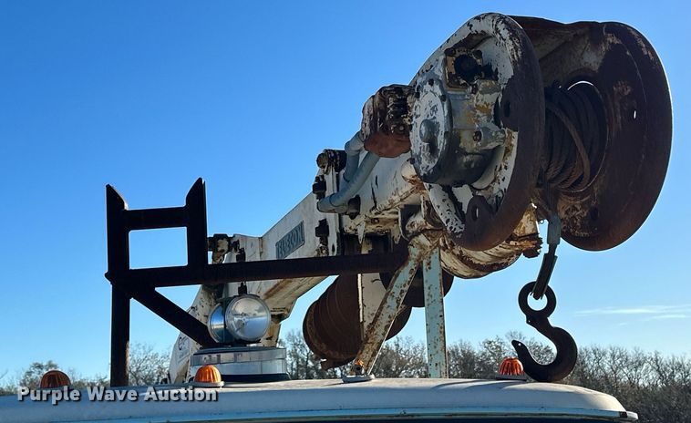 image for item OK9139 1972 Ford F700  digger derrick truck